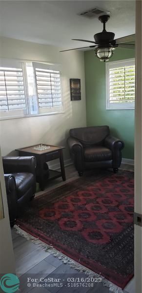 Building Photo - 191 SE 9th Ct