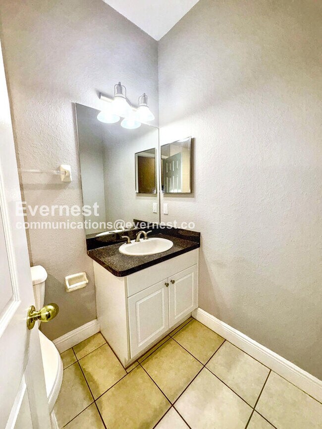 Building Photo - 3 Bed, 2.5 Bath Home with 2-Car Garage and In-Unit Laundry | Water Included!