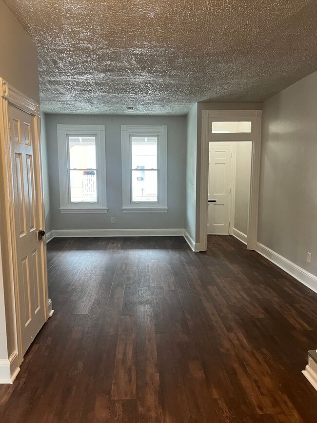 Building Photo - Old World Charm Lancaster City 4 bedroom 1...