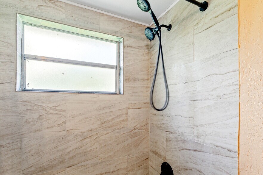 Building Photo - 2139 Ranchita Trl