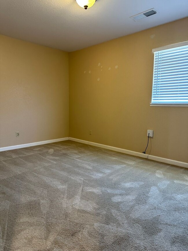 Building Photo - Stunning Condo in Turlock available for im...