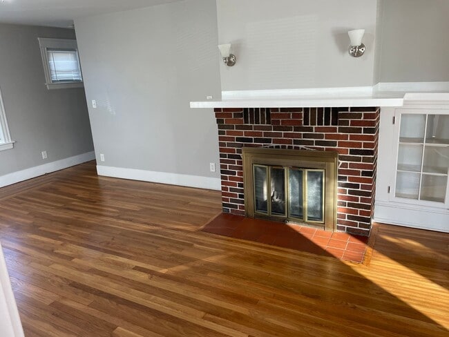 Building Photo - Beautiful Single Family Home For Rent in E...