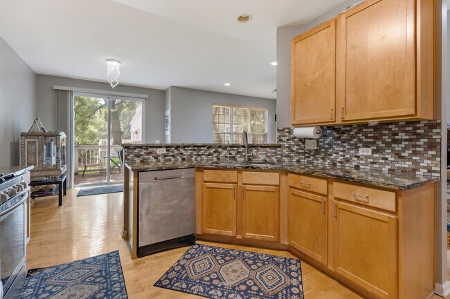 Building Photo - 460 Vaughn Cir