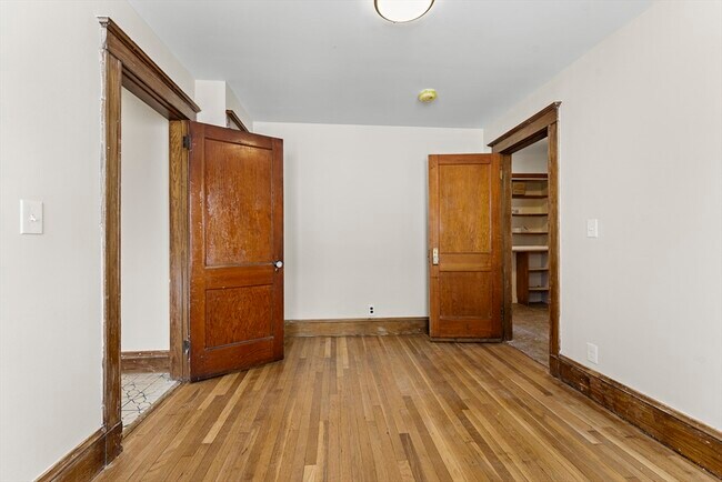 Building Photo - 46 Dartmouth St