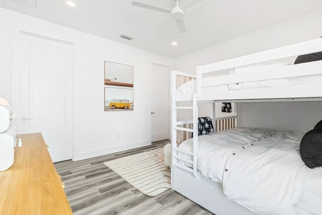 Building Photo - 24 Annabella St