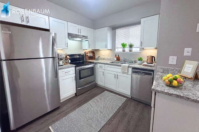 Building Photo - 1741 E Pepper Cir