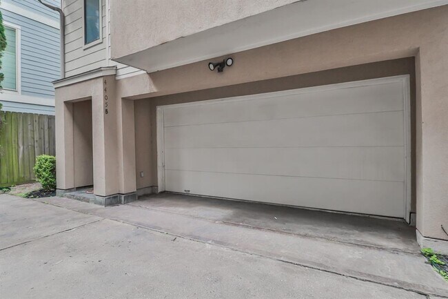 Building Photo - 4405 Austin St