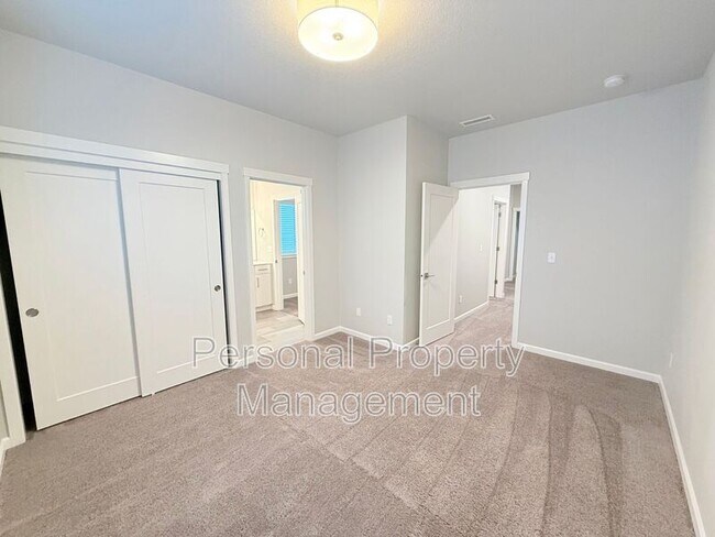 Building Photo - 16332 NE 21st St