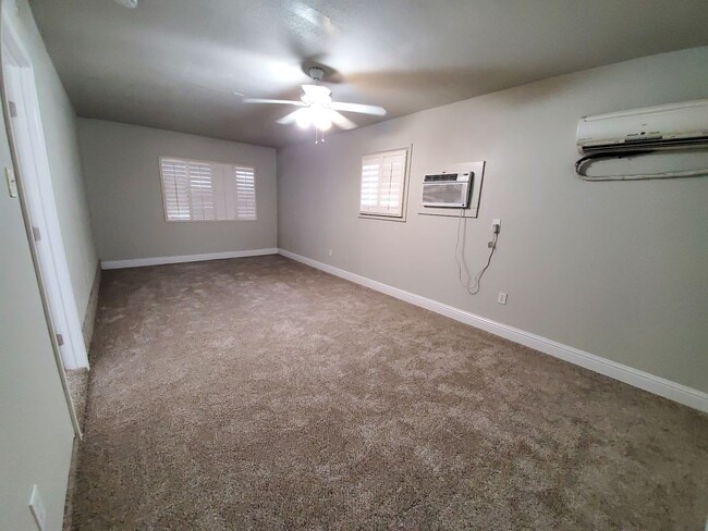 Building Photo - 1415