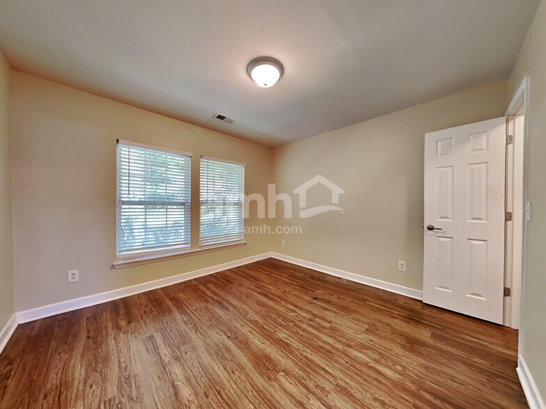 Building Photo - 4007 Braemar Ct