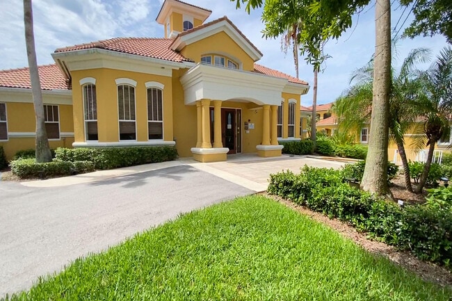 Building Photo - 5050 Fairways Cir