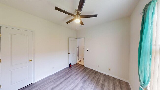 Building Photo - 3044 Camino Real Dr S
