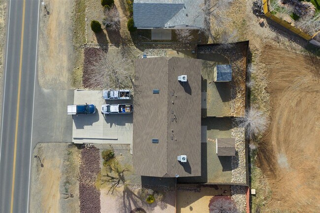 Building Photo - 4150 N Viewpoint Dr