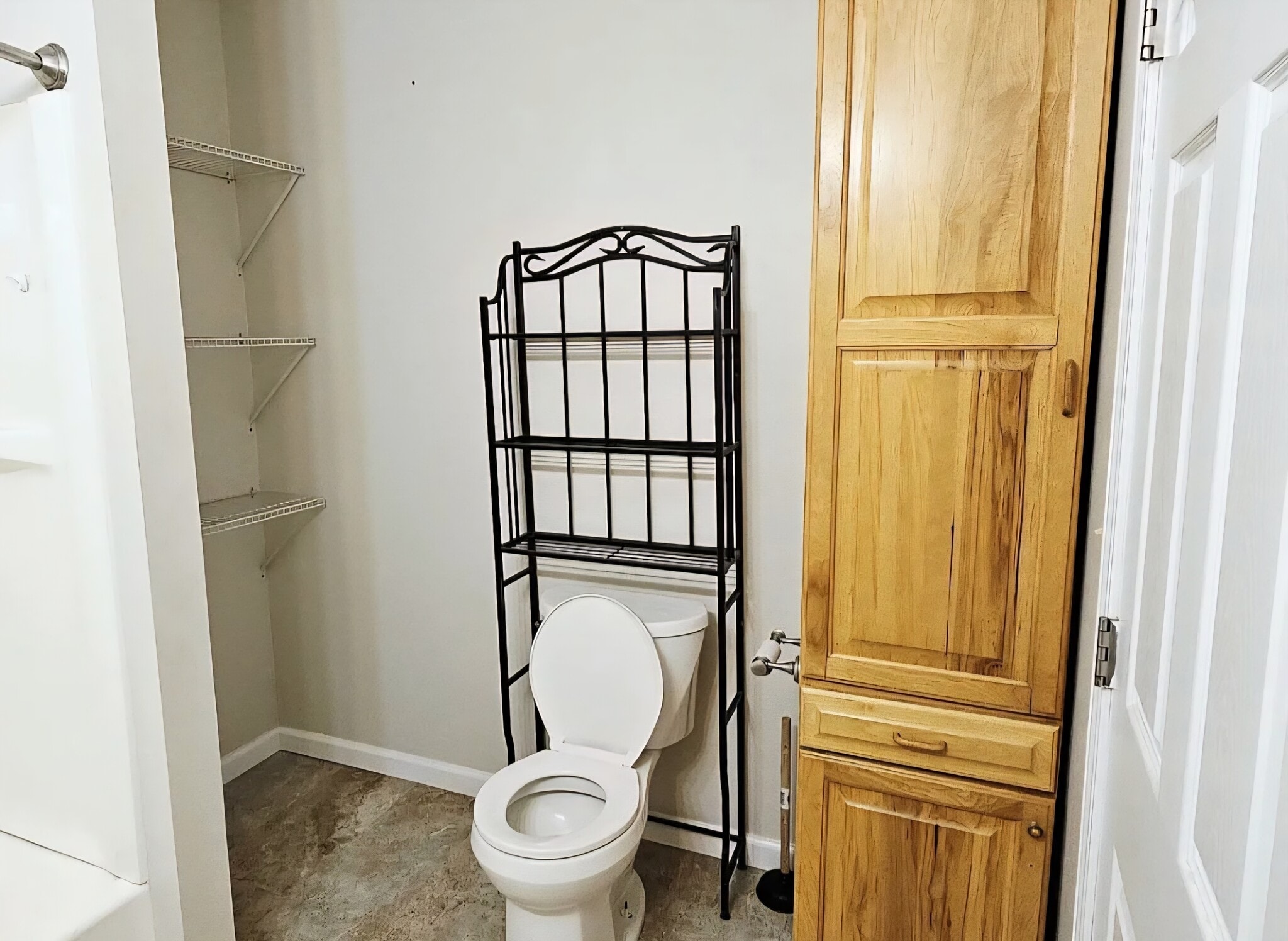 Bathroom - 57 Montcalm St