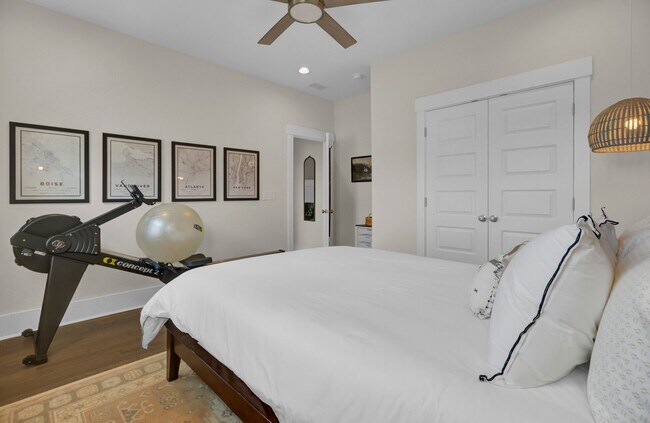 Building Photo - Impressive 4 bedroom home + office with el...