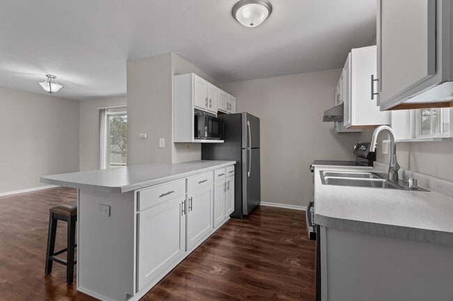 Building Photo - 6155 Aerotech Dr