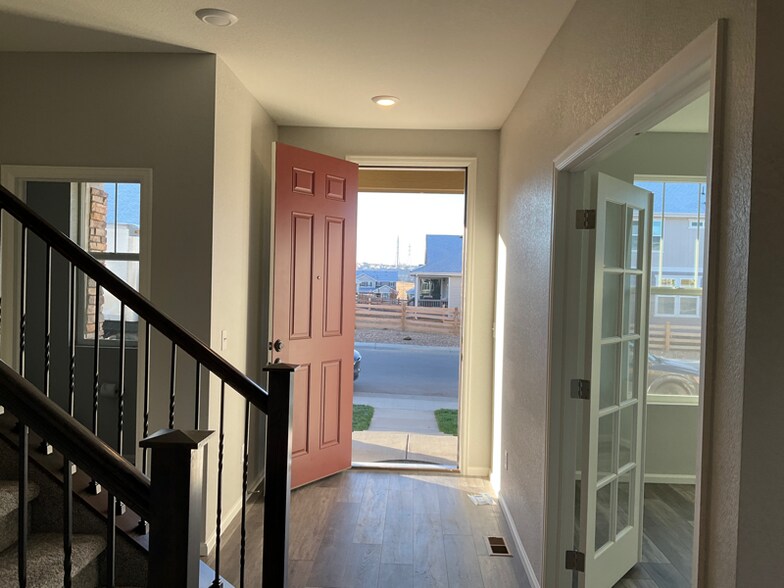 Building Photo - 21250 E Radcliff Pl