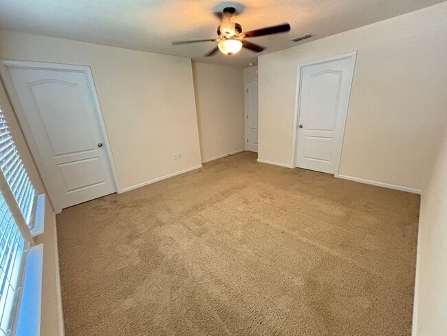 Building Photo - 2/2.5 Townhome in Prestwick – Garage & Screened Patio