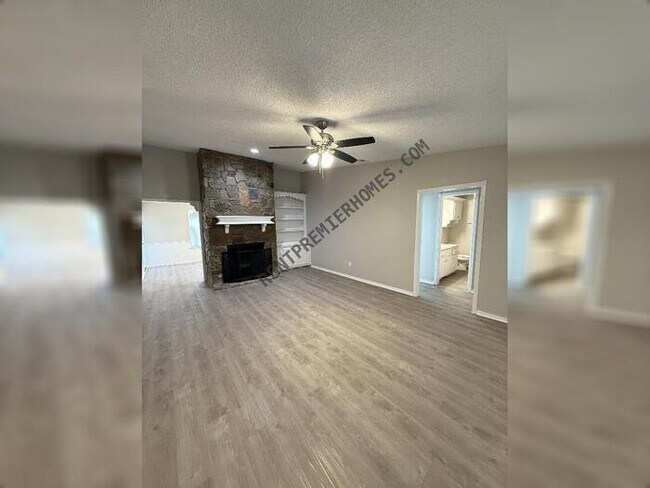 Building Photo - 1712 Haven Dr