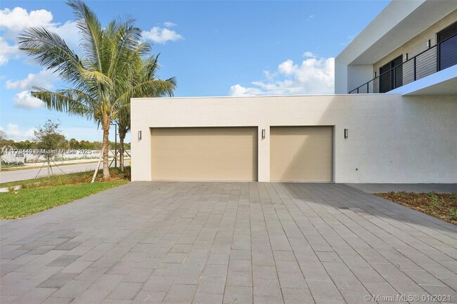 Building Photo - 16512 Botaniko Dr N