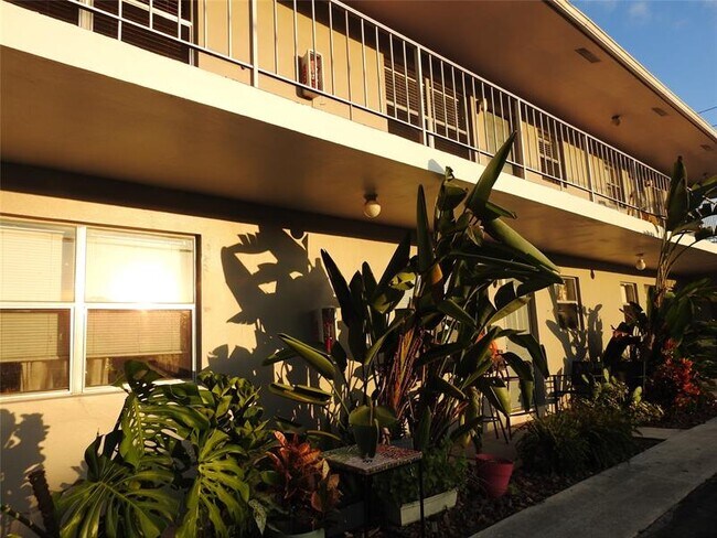 Building Photo - 1600 NE 3rd Ave