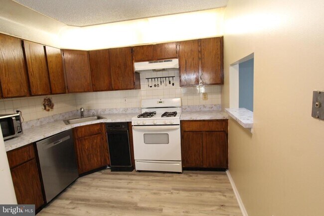 Building Photo - 8 Joyner Ct