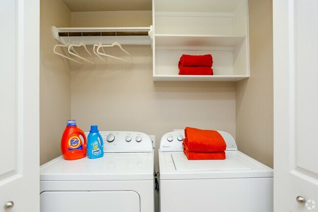 Building Photo - Stylish Living Awaits You