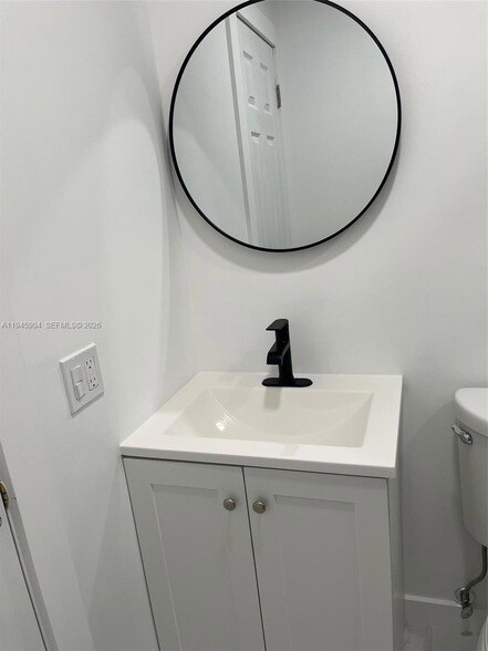 Building Photo - 1045 SW 122nd Ct