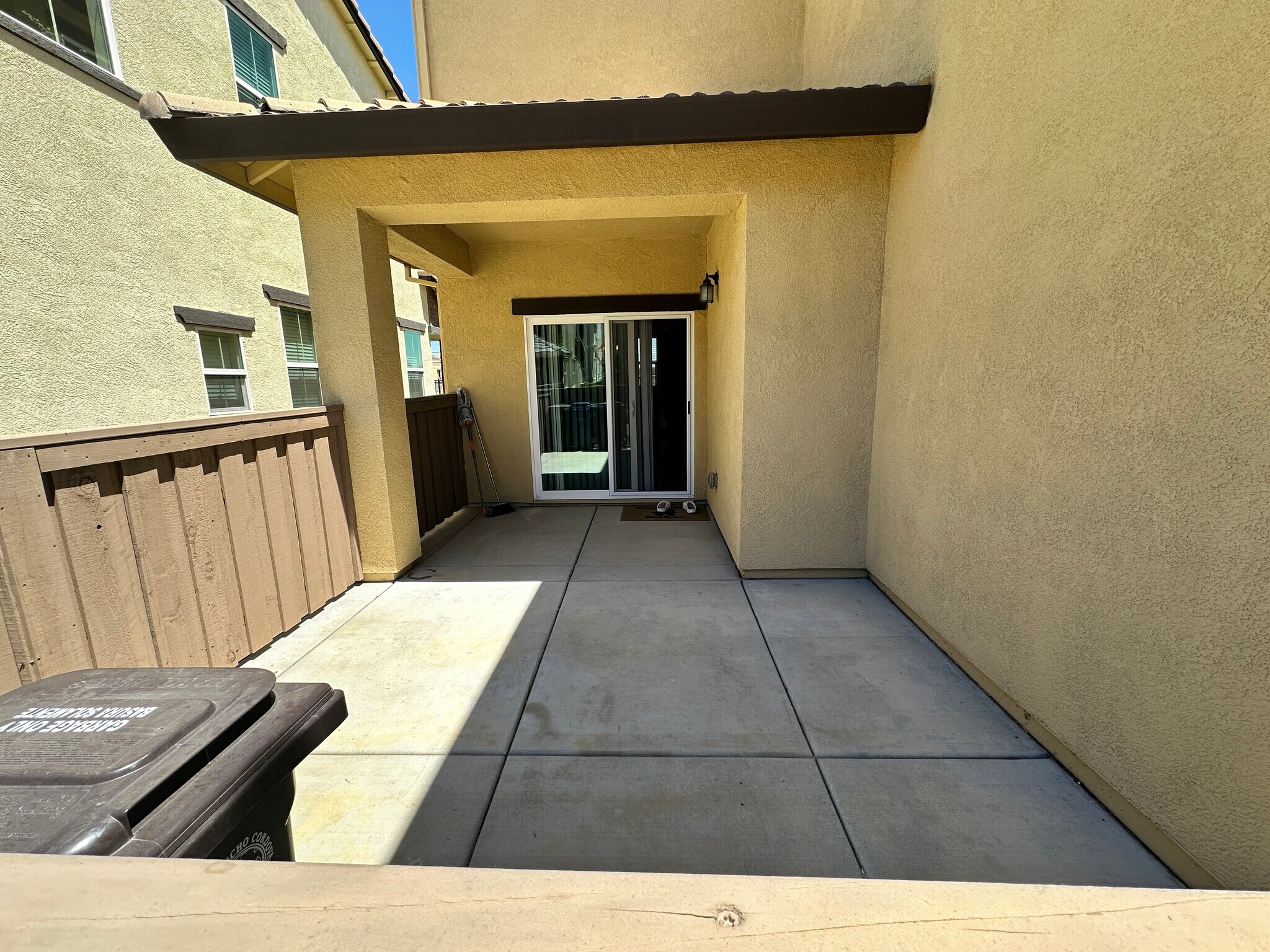 Patio pick 1 - 10725 Portico Cir