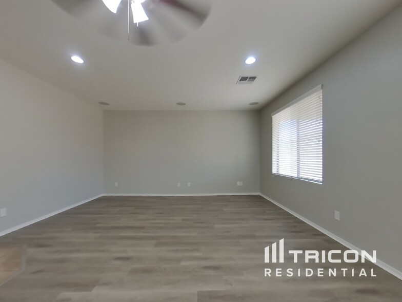 Building Photo - 43978 Caven Dr