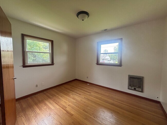 Building Photo - 172 Sunrise Dr