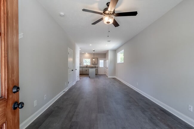 Building Photo - 938 Charlotte St