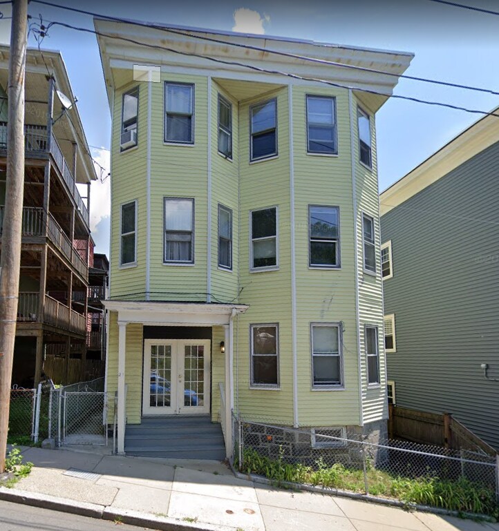 Building Photo - 21 Bucknam St