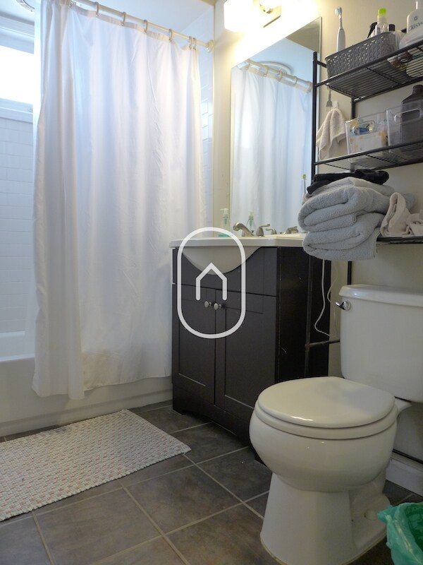 Building Photo - 15 Shepherd Ave