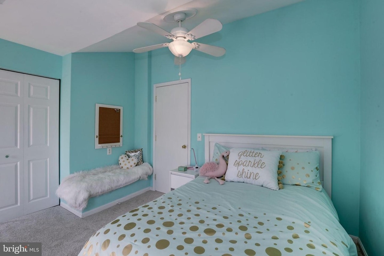 Available room - 9668 Hastings Dr