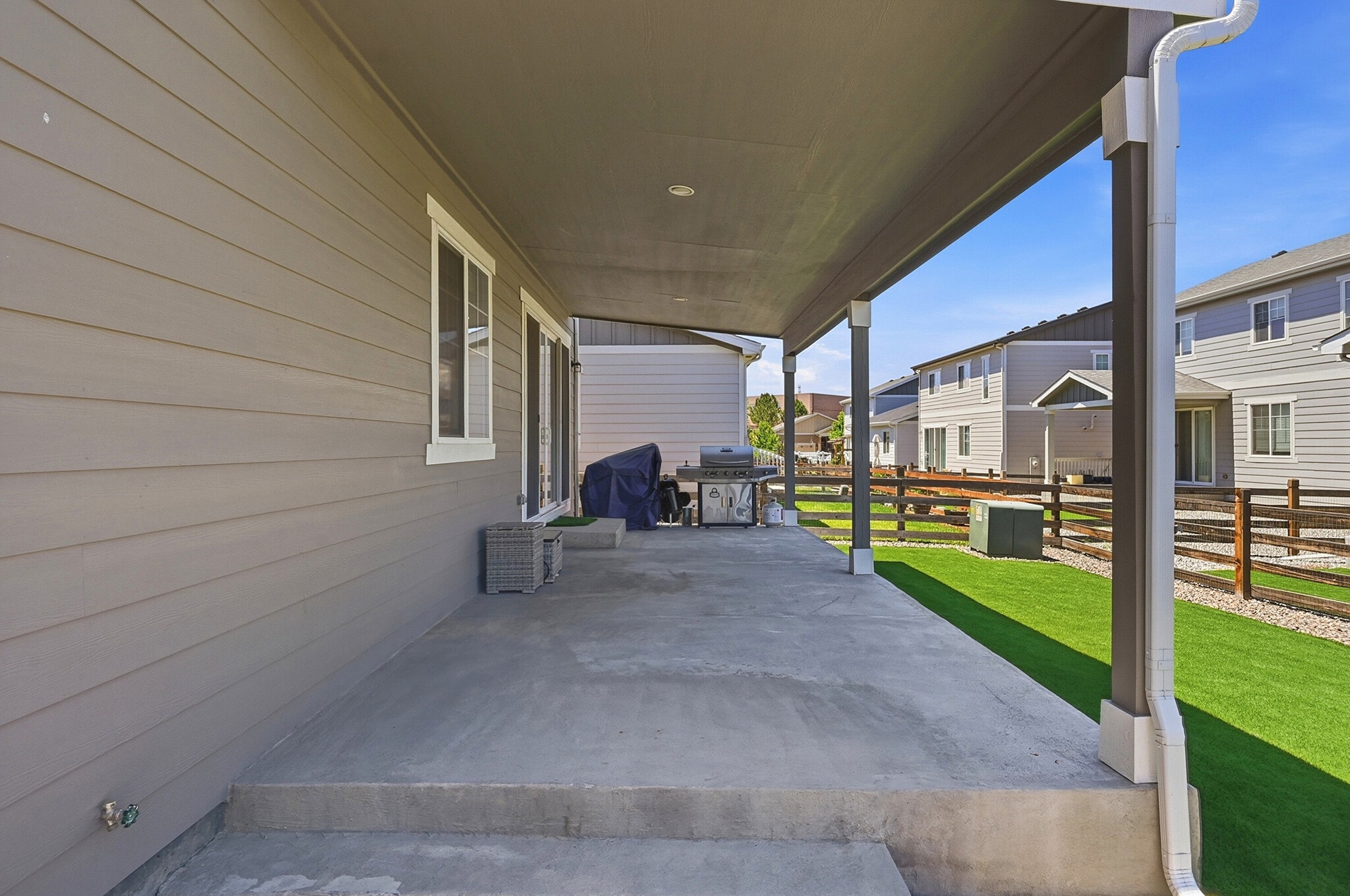 Building Photo - 21235 E Stanford Ln