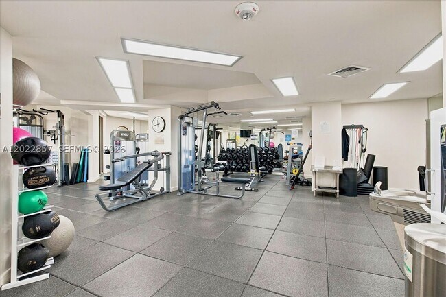 Building Photo - 20185 E Country Club Dr