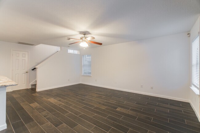 Building Photo - 226 Blushwood Pl