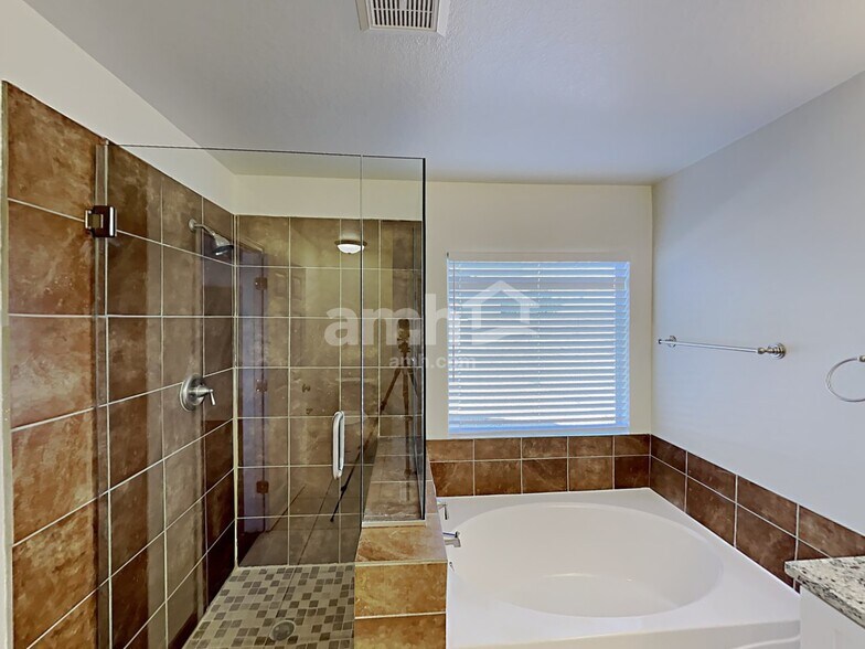 Building Photo - 9224 E Lobo Ave