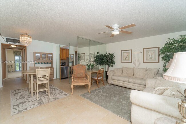 Building Photo - 3205 Portofino Point