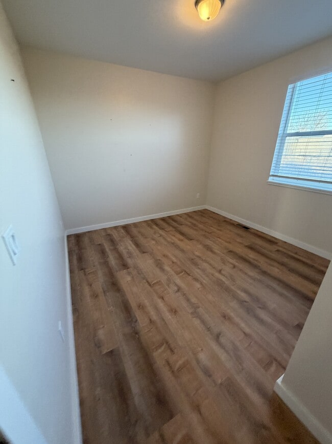 Building Photo - 4280 NE Alexander Way