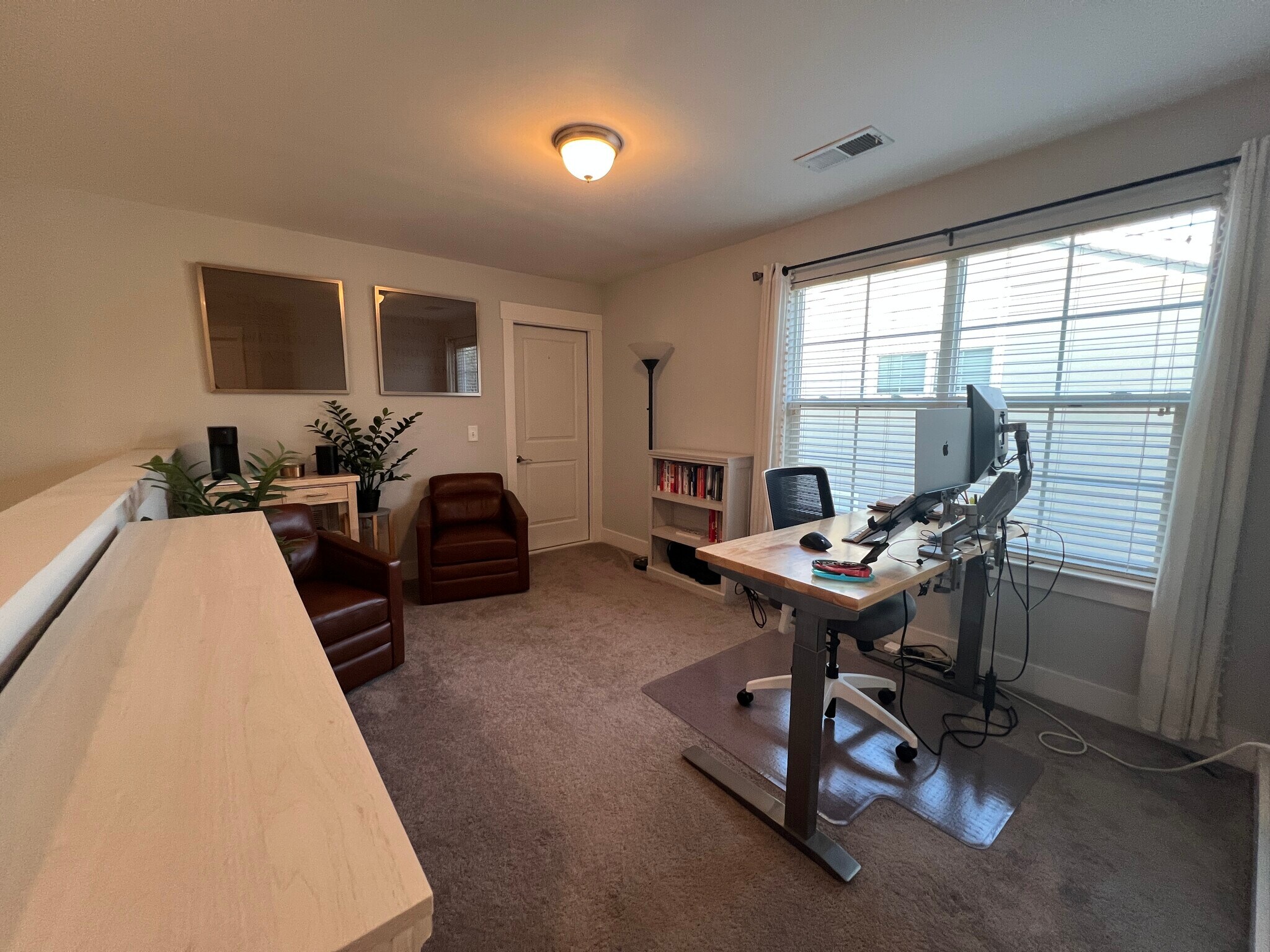 Building Photo - 2028 Gracious Dr