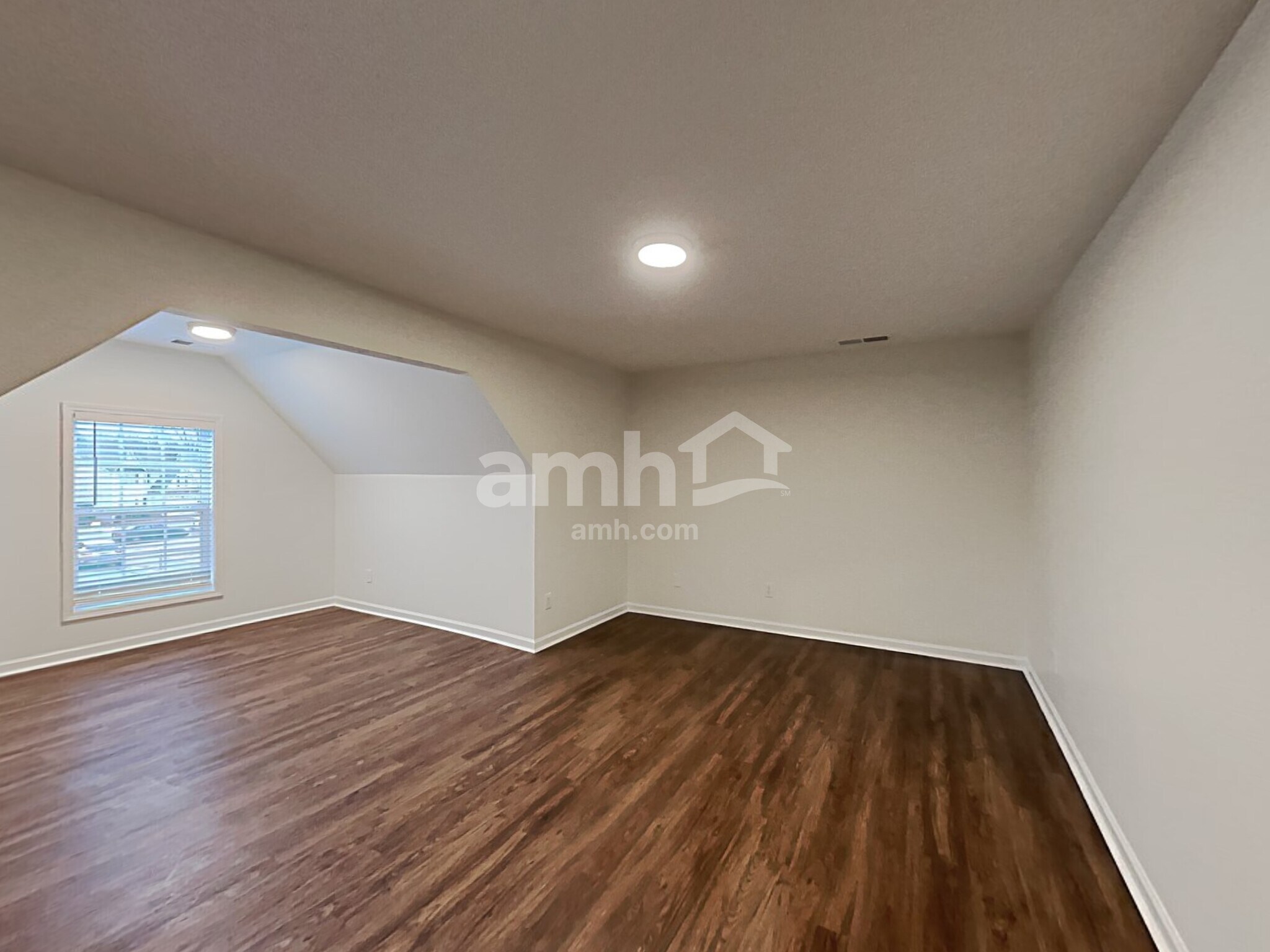 Building Photo - 92 Brookvalley Crossing