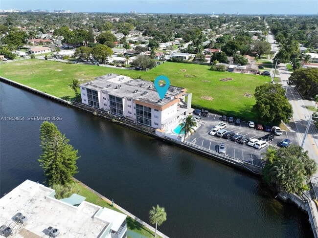 Building Photo - 2775 Taft St