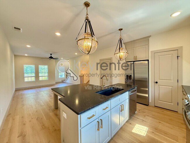Building Photo - 1072 Amelia Ct