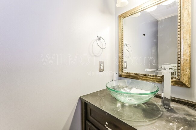 Building Photo - 1026 N New Jersey St