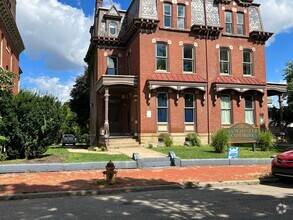 Building Photo - 1222 Sheffield St