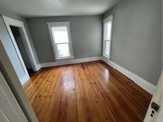 Building Photo - 685 Franklin St