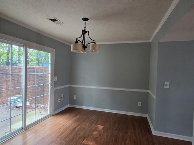 Building Photo - 876 Indian Lake Dr NW