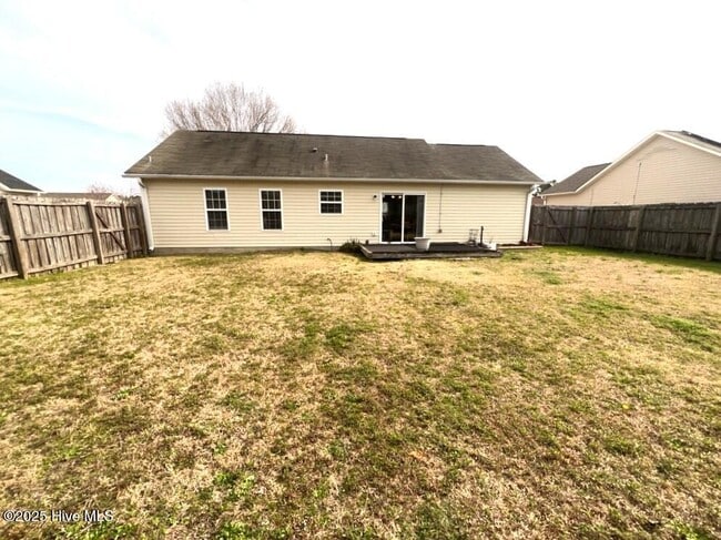 Building Photo - 9499 Huckabee Dr NE